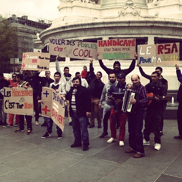 Rassemblement parisien à l'occasion du Roma Day du 8 avril 2014.